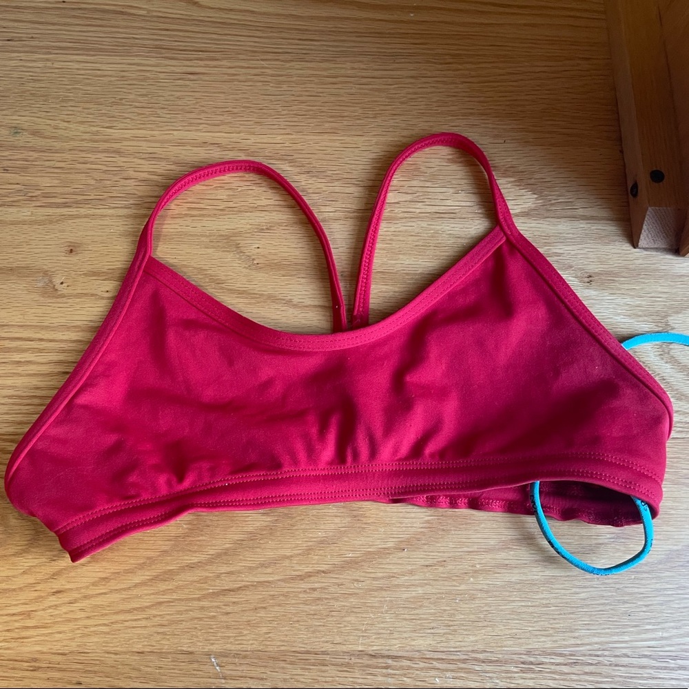 Red jolyn fixed back top